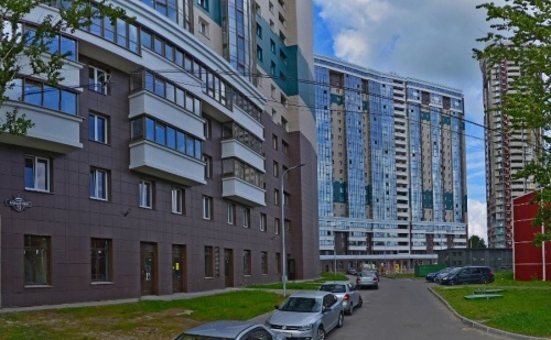 Жильцы заставили коммерсантов снять рекламу с петербургской новостройки