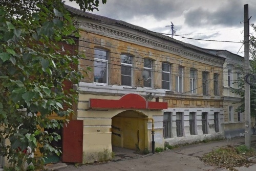 Протекает крыша, бегают крысы. Жительница аварийного дома в Рязани судилась с властями и выиграла