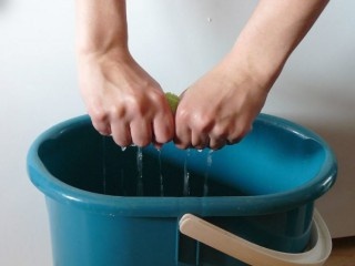 Халатность коммунальщиков привела к потопу в пятиэтажке в Йошкар-Оле Халатность коммунальщиков привела к потопу в пятиэтажке в Йошкар-Оле