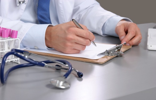 Жительница Екатеринбурга заставила клинику вернуть 6 350 рублей за опасное лечение Жительница Екатеринбурга заставила клинику вернуть 6 350 рублей за опасное лечение