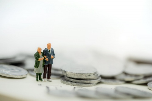 Массовое нарушение: кировские судебные приставы оставили пенсионеров на голодном пайке Массовое нарушение: кировские судебные приставы оставили пенсионеров на голодном пайке