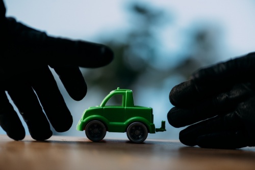 Дорогой «Автодруг». Житель Тольятти отсудил 530 000 рублей за ненужную услугу
