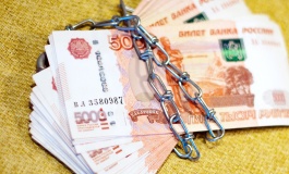 Должна всем банкам в стране. Пенсионерка из Оренбурга списала долги на 755 тысяч рублей