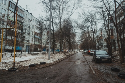 Вместо отписок – асфальт: жители екатеринбургской пятиэтажки выиграли суд за ремонт двора и дороги Вместо отписок – асфальт: жители екатеринбургской пятиэтажки выиграли суд за ремонт двора и дороги